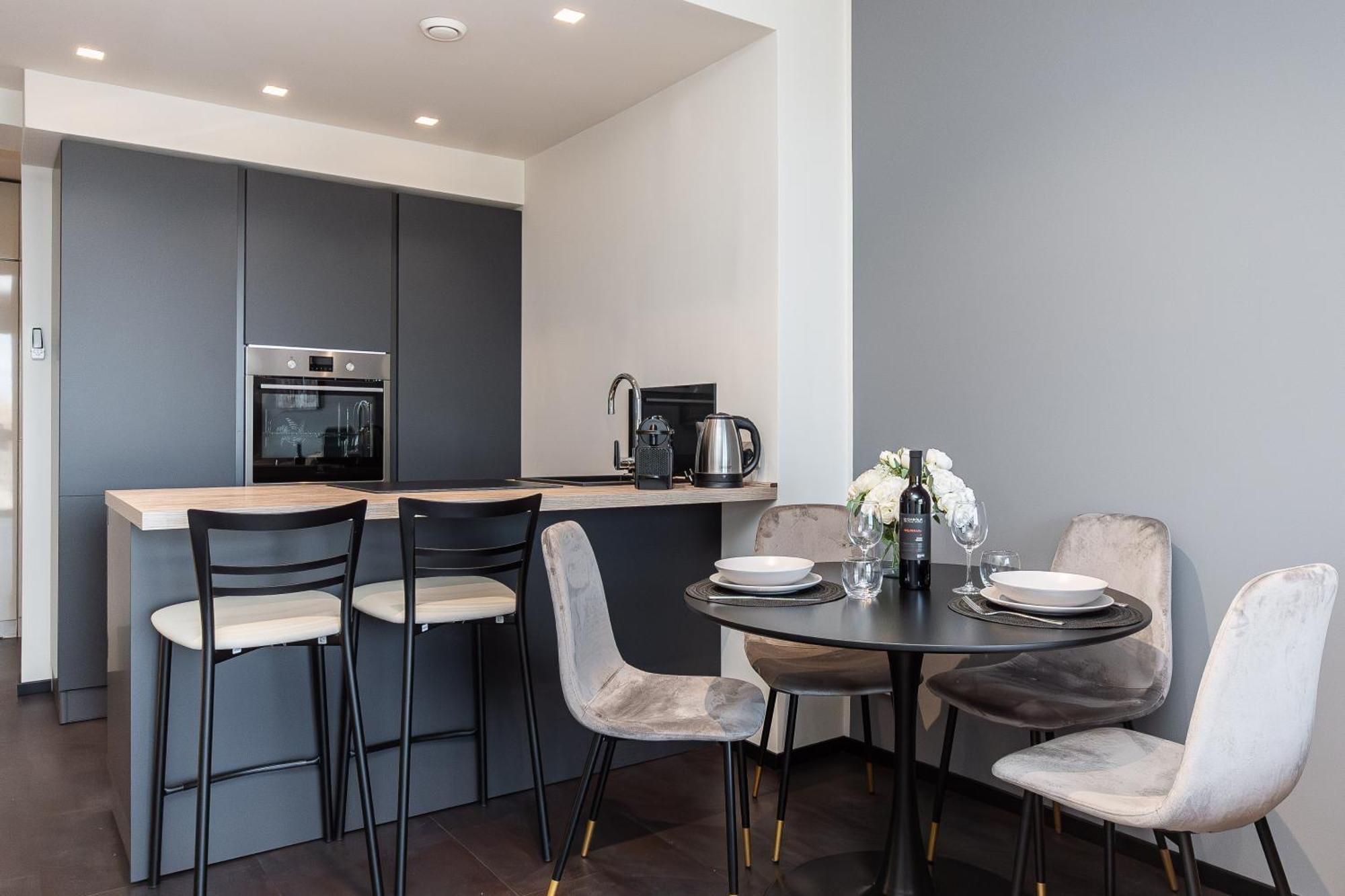 Free Parking In Luxury Suite With City View - Steps To Brignole Train Station 热那亚 外观 照片