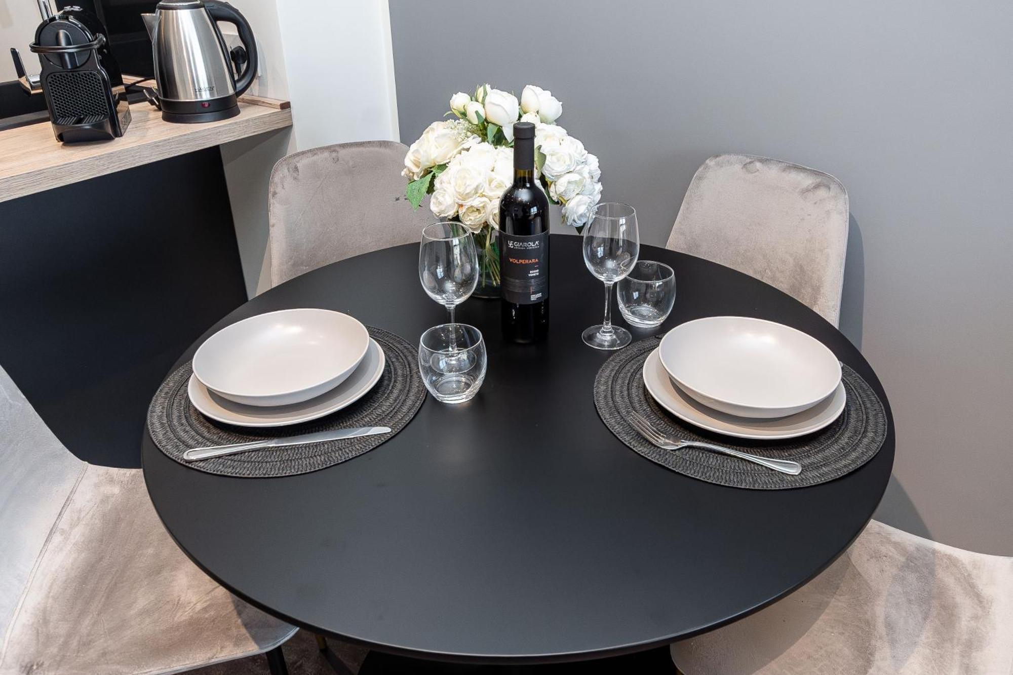 Free Parking In Luxury Suite With City View - Steps To Brignole Train Station 热那亚 外观 照片